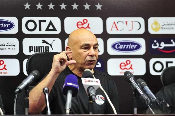 حسام حسن خلال المؤتمر الصحفي عقب مباراة منتخب مصر أمام كاب فيردي.