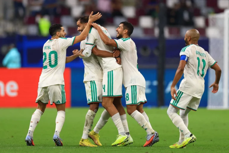 الجزائر تفوز على العراق بثنائية نظيفة فى كأس العرب 2025.