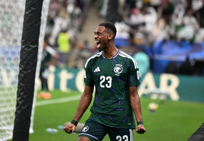 فرحة محمد كنو بعد تسجيله هدف الفوز لمنتخب السعودية فى مرمي فلسطين فى ربع نهائي كأس العرب 2025.