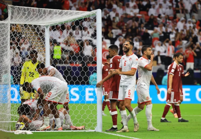 منتخبي تونس وقطر يودعان كأس العرب سوياً رغم فوز تونس 3-0.