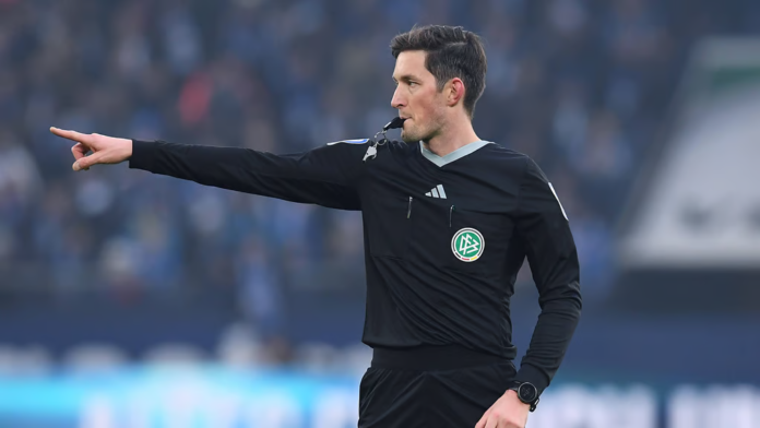 ماتياس يولنبيك حكم مباراة الزمالك والأهلي.