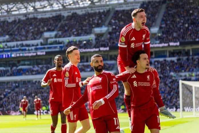محمد صلاح يحتفل بهدفه في شباك إيفرتون 19/4/2026.