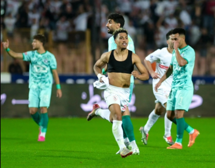 احتفال خوان بيزيرا بهدف فوز الزمالك علي بيراميدز في الدوري المصري.