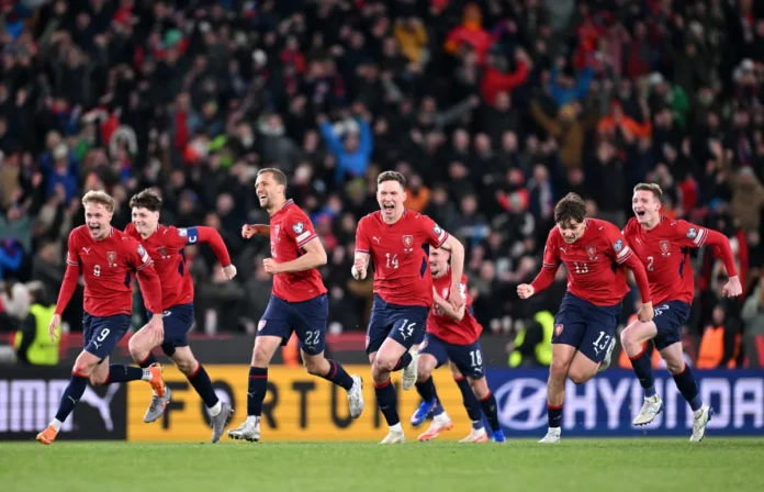 فرحة لاعبي التشيك بالتأهل إلي كأس العالم 2026.