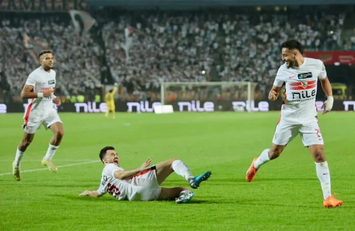 احتفال لاعبي الزمالك بهدف محمد إسماعيل في أبو قير للأسمدة.