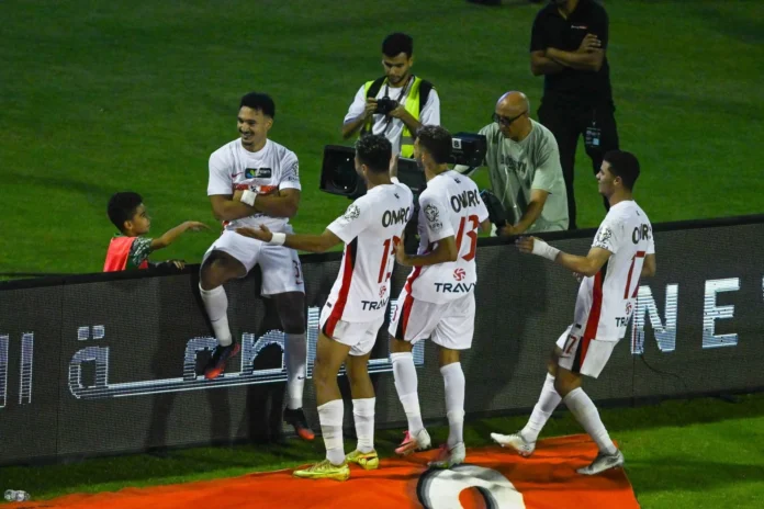 أحمد شريف يحتفل بهدف الفوز في غزل الزمالك.